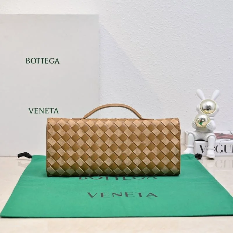 FashionForward Bottega Veneta Clutch Bags 51923