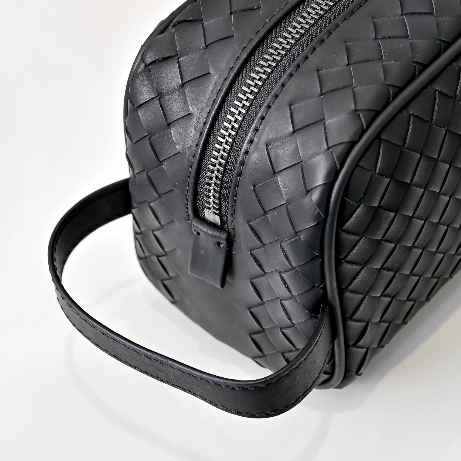 Trendy Bottega Veneta Cosmetic Bags 93353