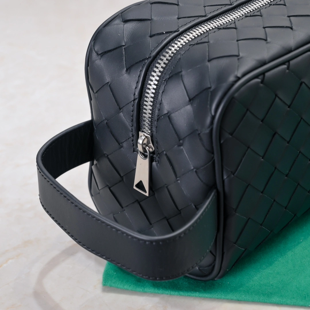 Trendsetting Bottega Veneta Cosmetic Bags 67743