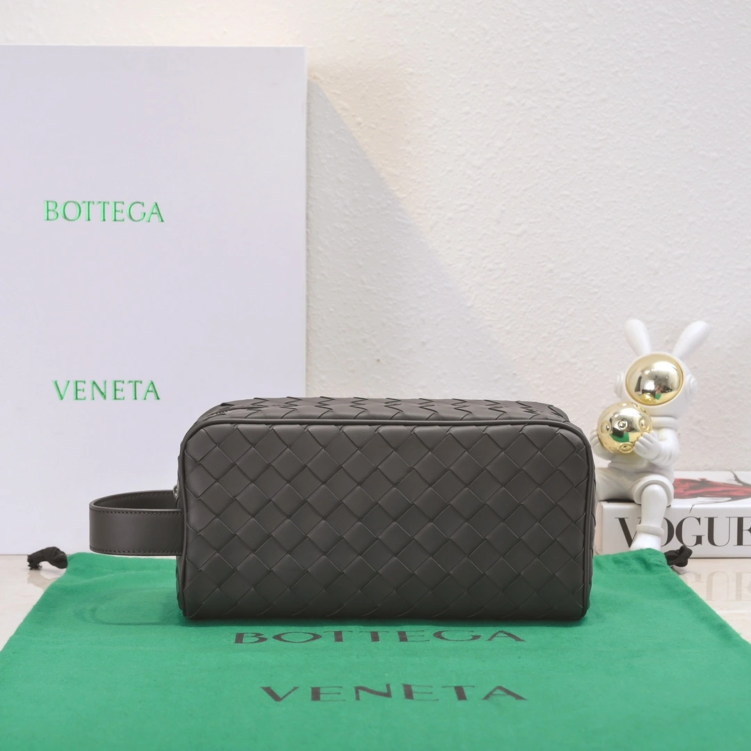 Trendy Bottega Veneta Cosmetic Bags 67744