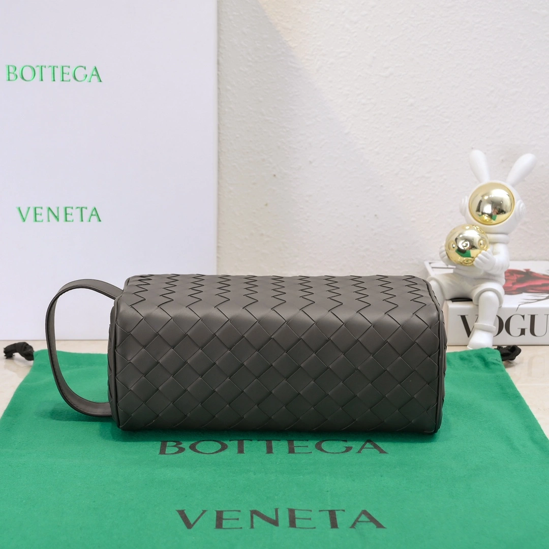 Trendy Bottega Veneta Cosmetic Bags 67744