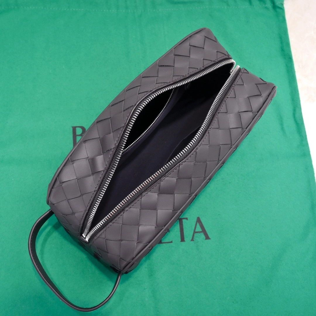 Trendy Bottega Veneta Cosmetic Bags 67744