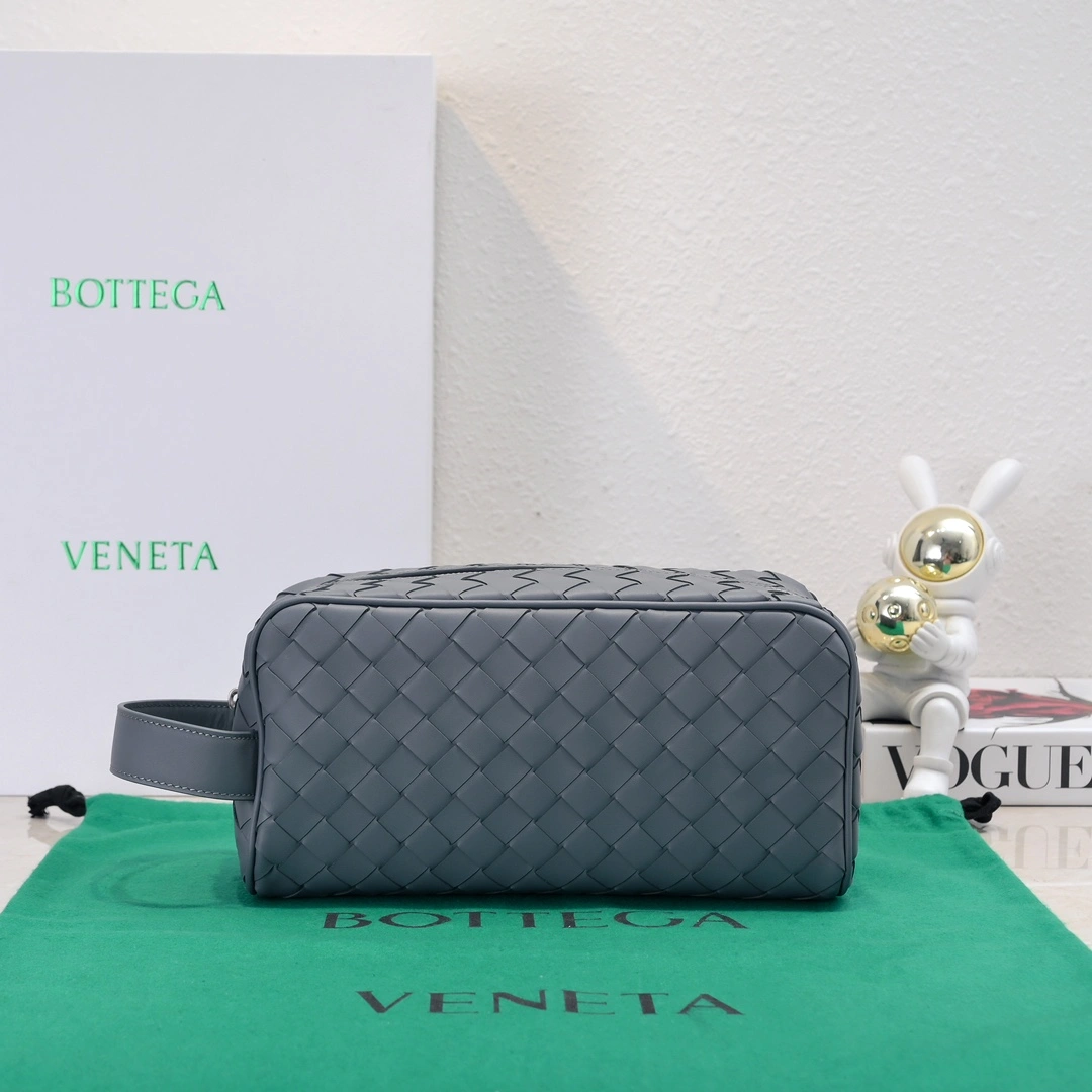 Versatile Bottega Veneta Cosmetic Bags 67740