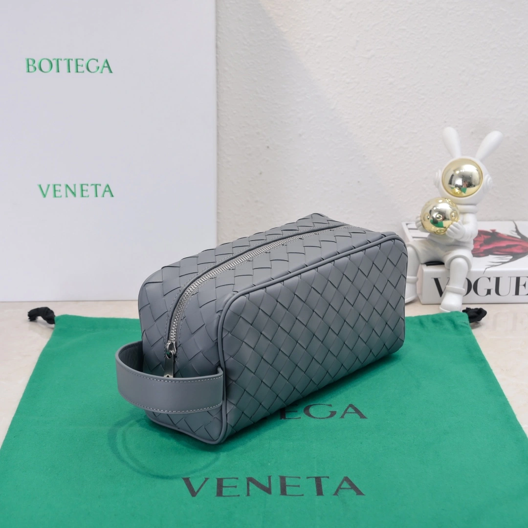 Versatile Bottega Veneta Cosmetic Bags 67740
