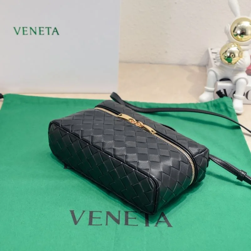 Trendsetting Bottega Veneta Cosmetic Bags 51965