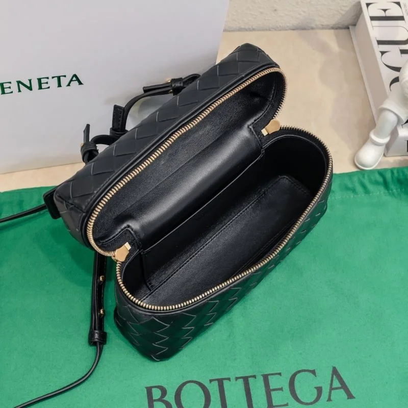 Trendsetting Bottega Veneta Cosmetic Bags 51965