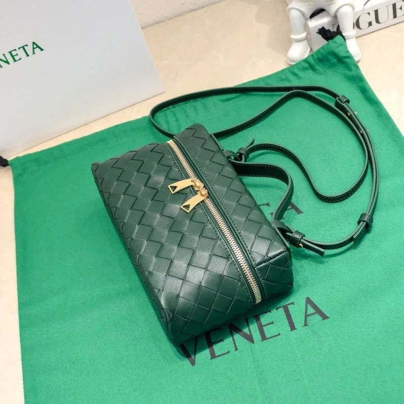 Bottega Veneta Cosmetic Bags Resilient 51918
