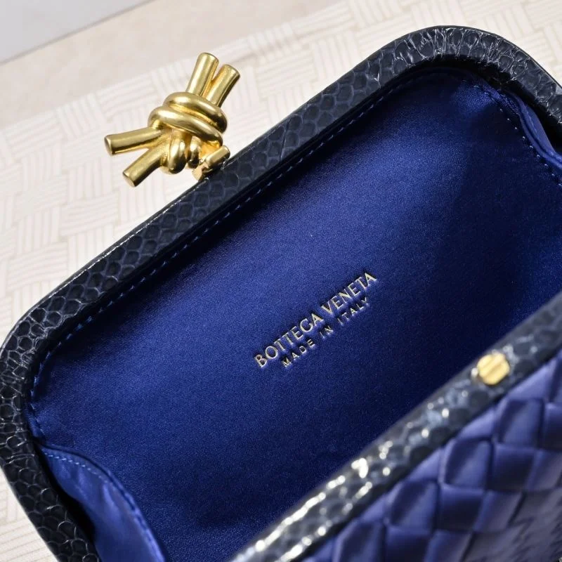 Bright Bottega Veneta Cosmetic Bags 51908