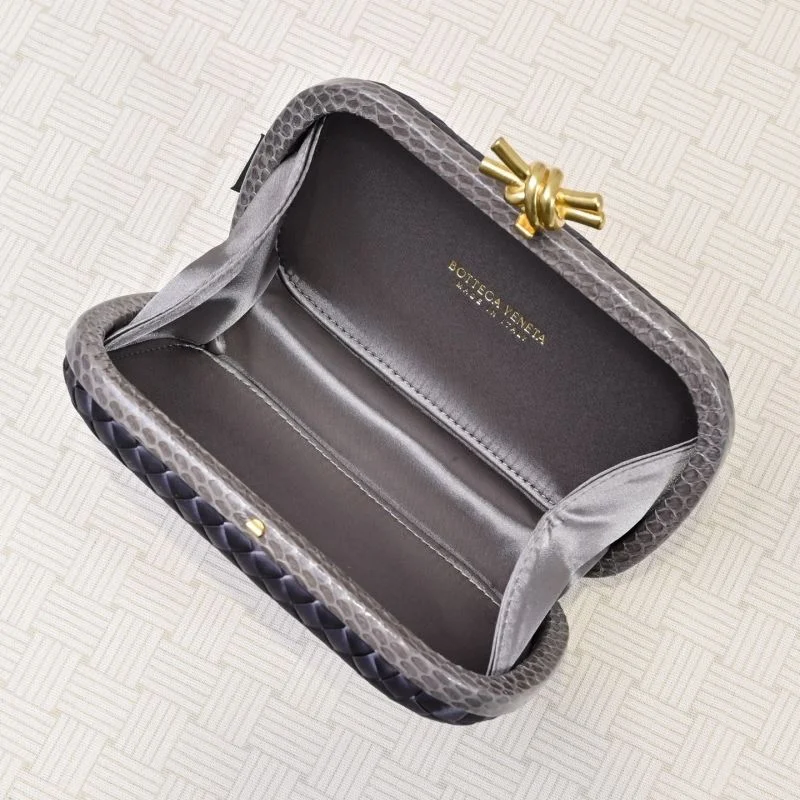 Versatile Bottega Veneta Cosmetic Bags 51901