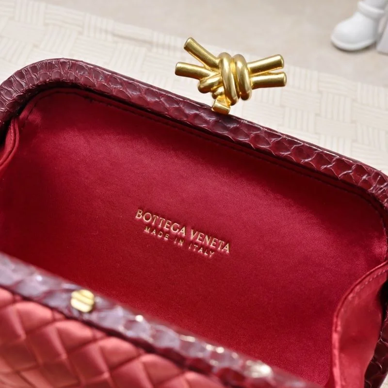 Refined Bottega Veneta Cosmetic Bags 51898