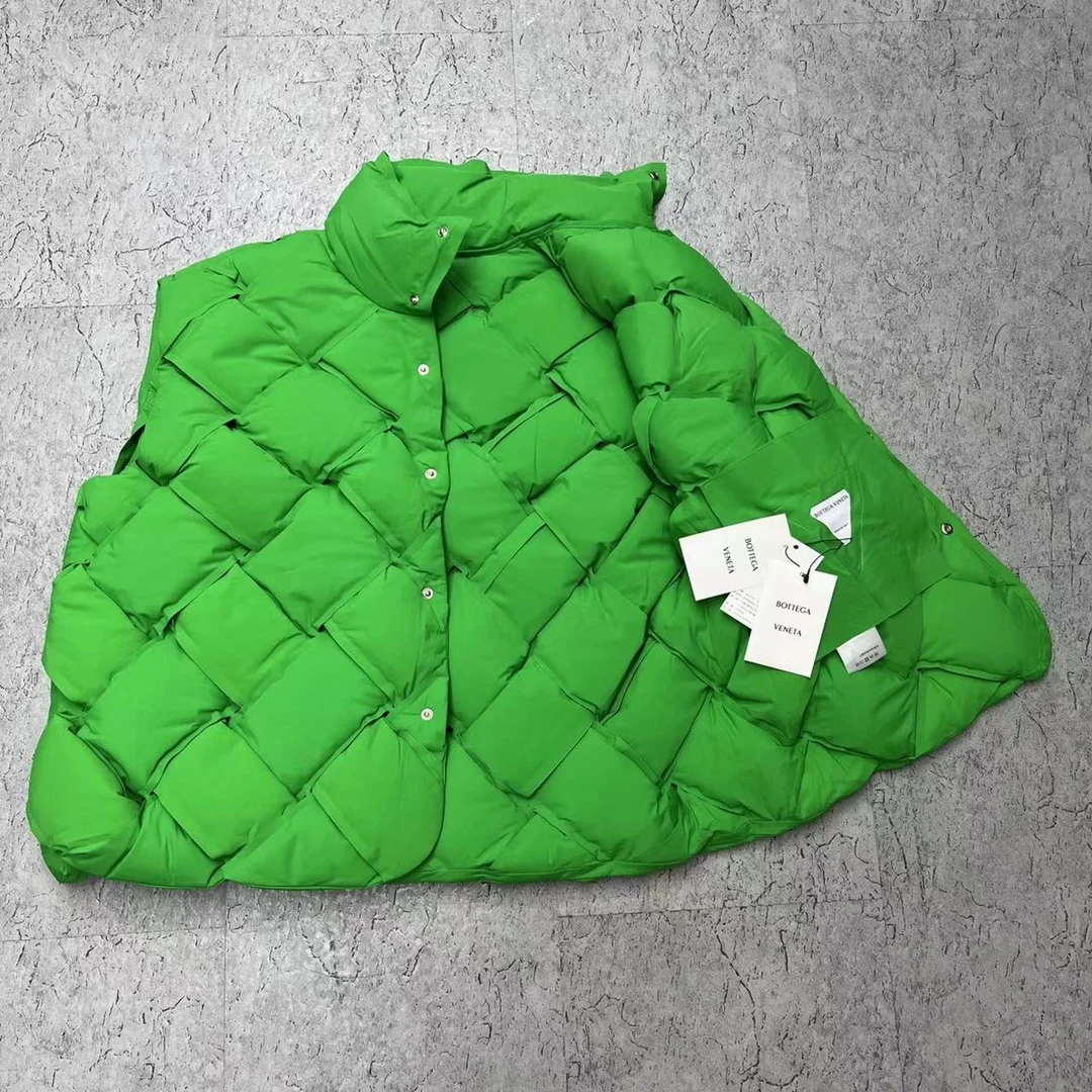 Unisex Bottega Veneta Down Jackets 165479
