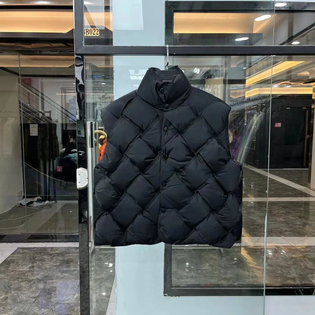 Sporty Bottega Veneta Down Jackets 165471
