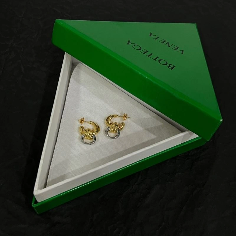 Sleek Bottega Veneta Earrings 213131