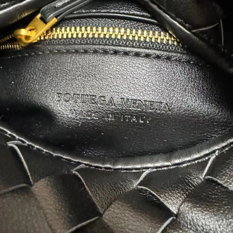 Bottega Veneta Hobo Bags Bold 84735