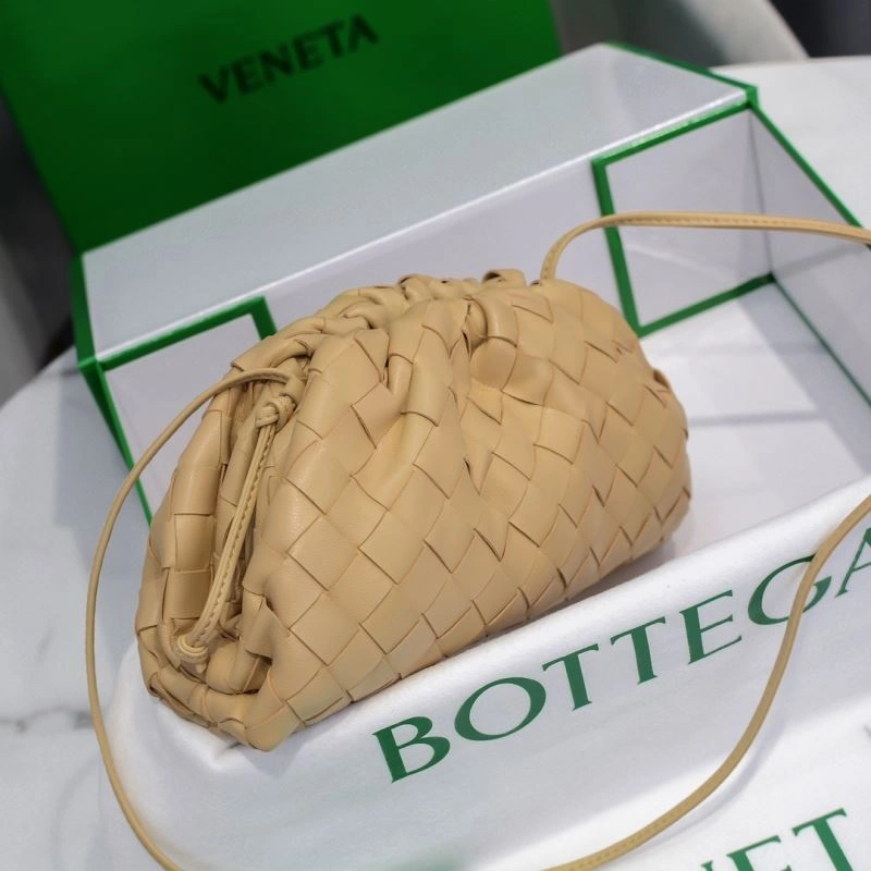 Bottega Veneta Pouch Clutch Bags Practical 68102