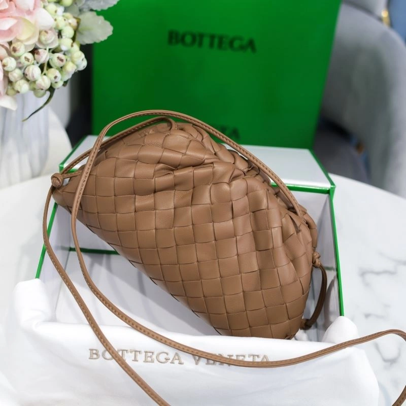 WellDesigned Bottega Veneta Pouch Clutch Bags 68095