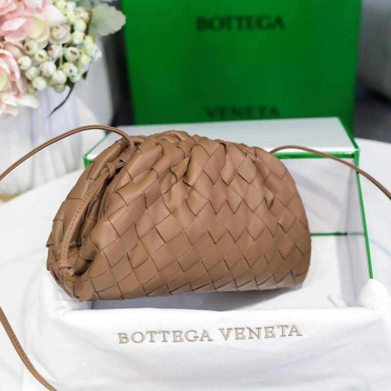 WellDesigned Bottega Veneta Pouch Clutch Bags 68095