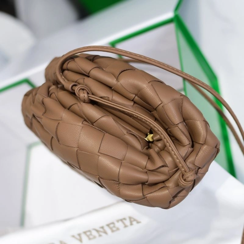WellDesigned Bottega Veneta Pouch Clutch Bags 68095