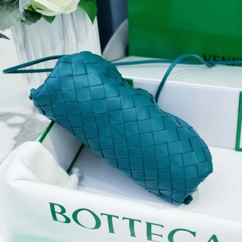 Bottega Veneta Pouch Clutch Bags Breathable 68088