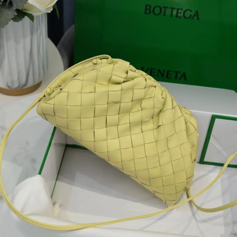 Bottega Veneta Pouch Clutch Bags Fashionable 68117