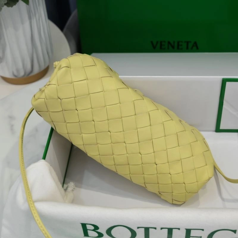 Bottega Veneta Pouch Clutch Bags Fashionable 68117
