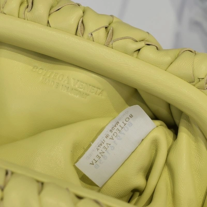 Bottega Veneta Pouch Clutch Bags Fashionable 68117