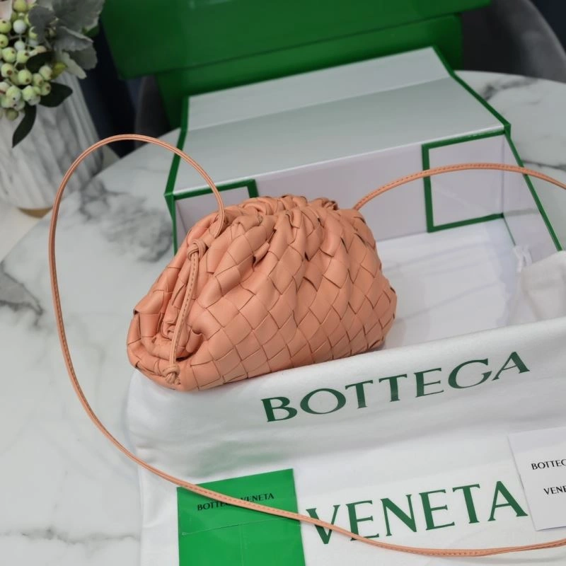 Effortless Bottega Veneta Pouch Clutch Bags 68082