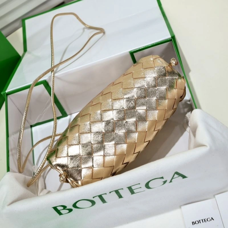 Bottega Veneta Pouch Clutch Bags Effortless 68115
