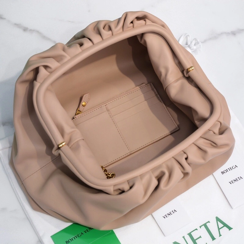 Bottega Veneta Pouch Clutch Bags Supportive 68061