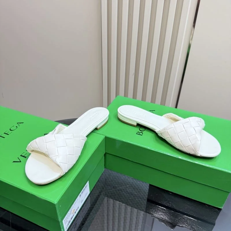 Minimalist Bottega Veneta Sandals 12947