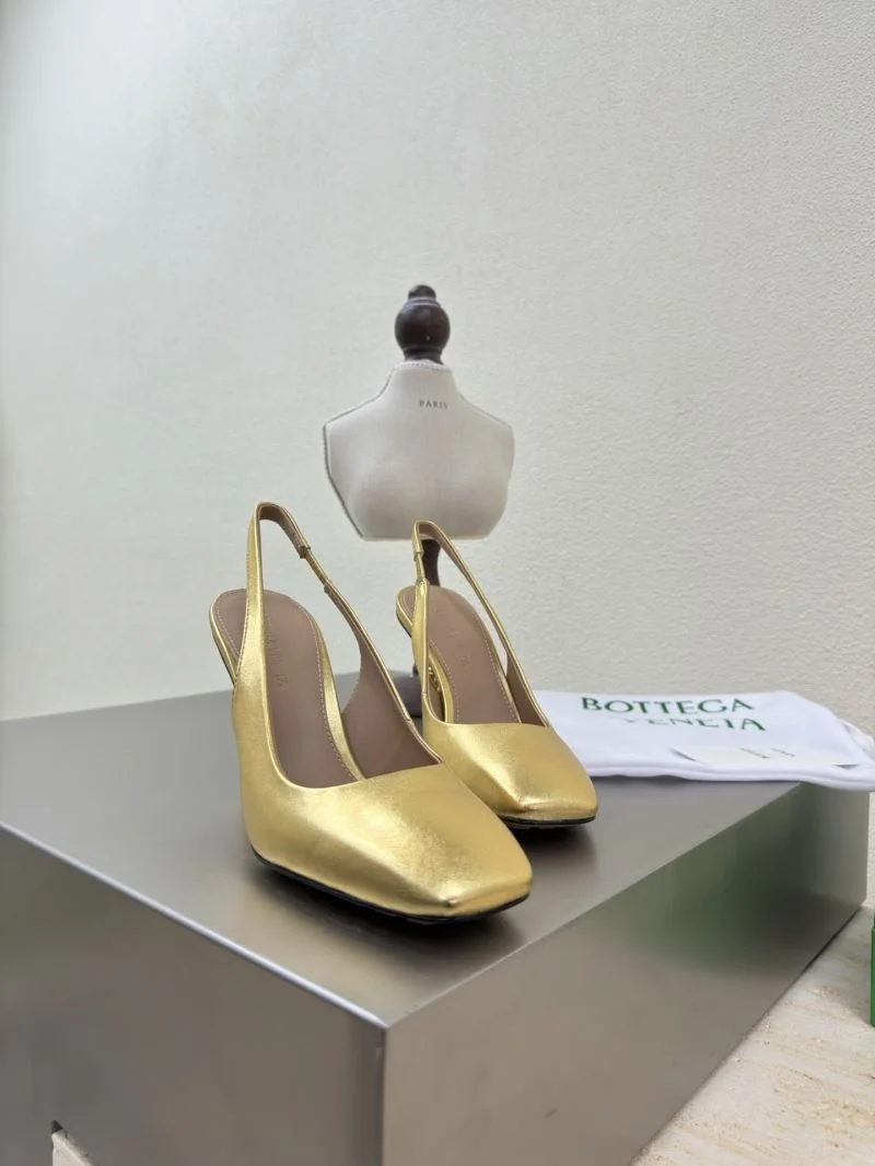 Minimalist Bottega Veneta Sandals 12936