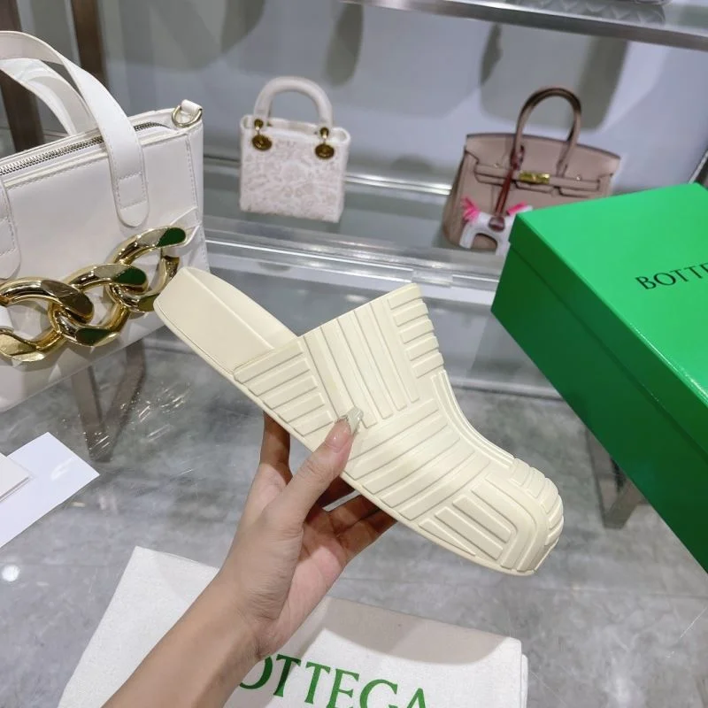 Sleek Bottega Veneta Sandals 10470