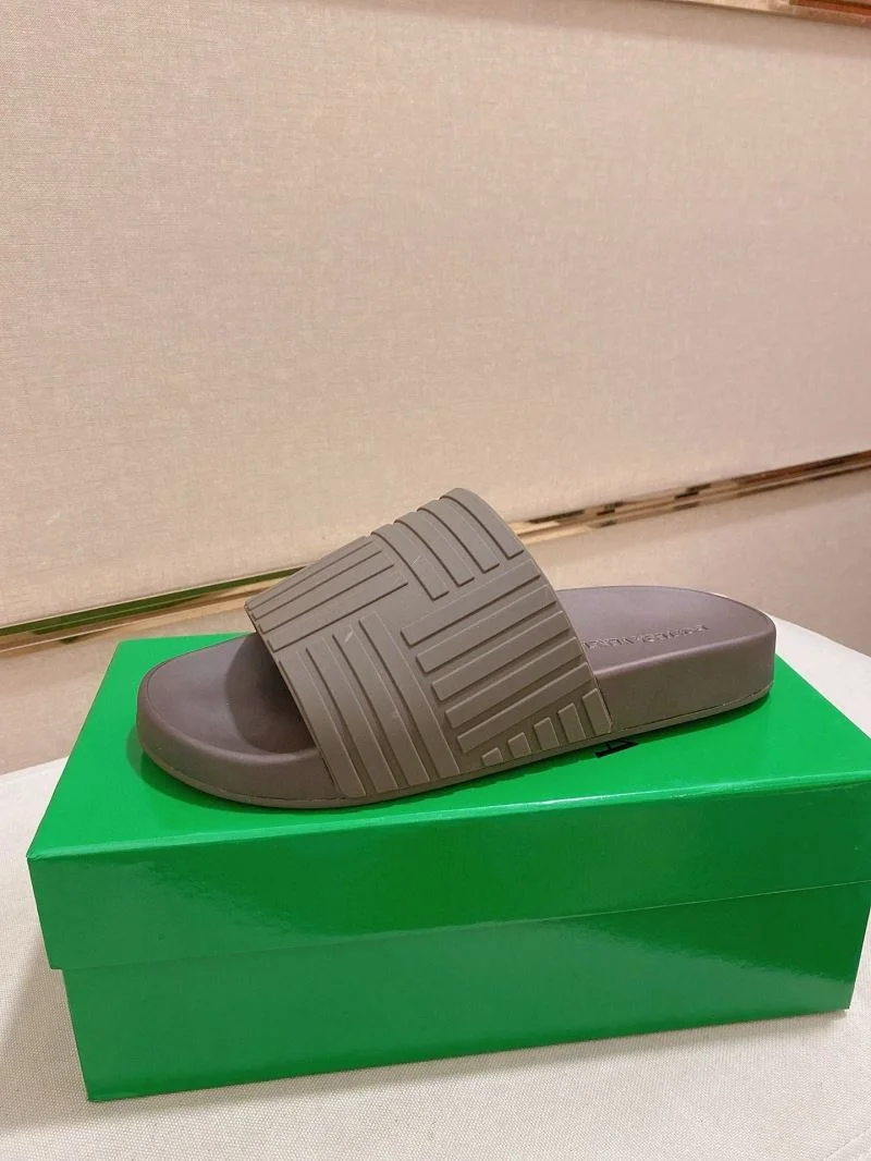 Versatile Bottega Veneta Sandals 14669