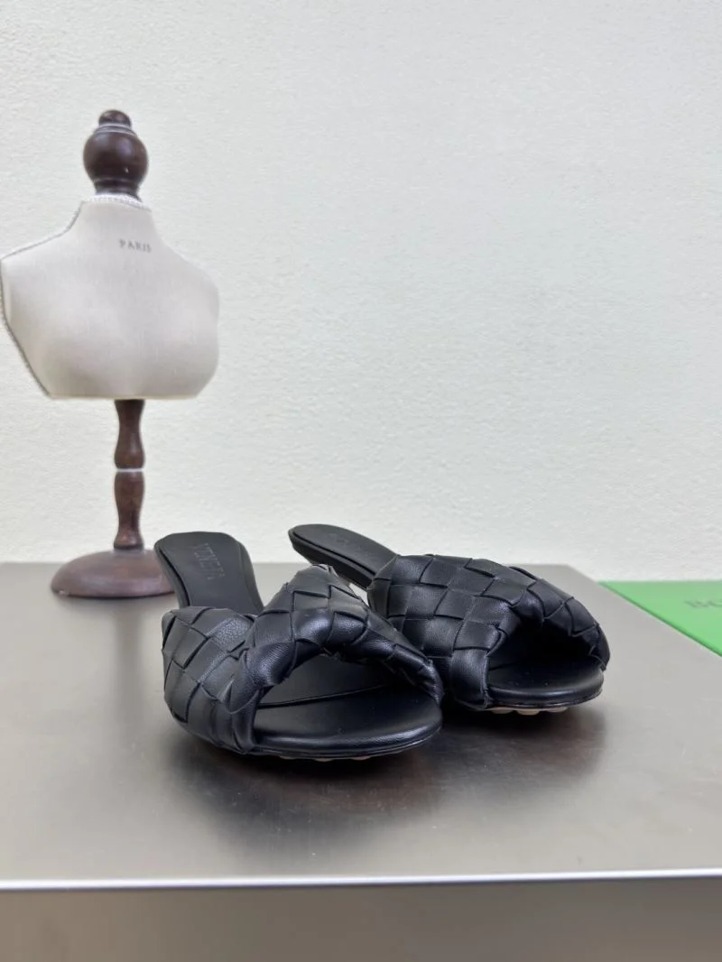 Tailored Bottega Veneta Sandals 6756