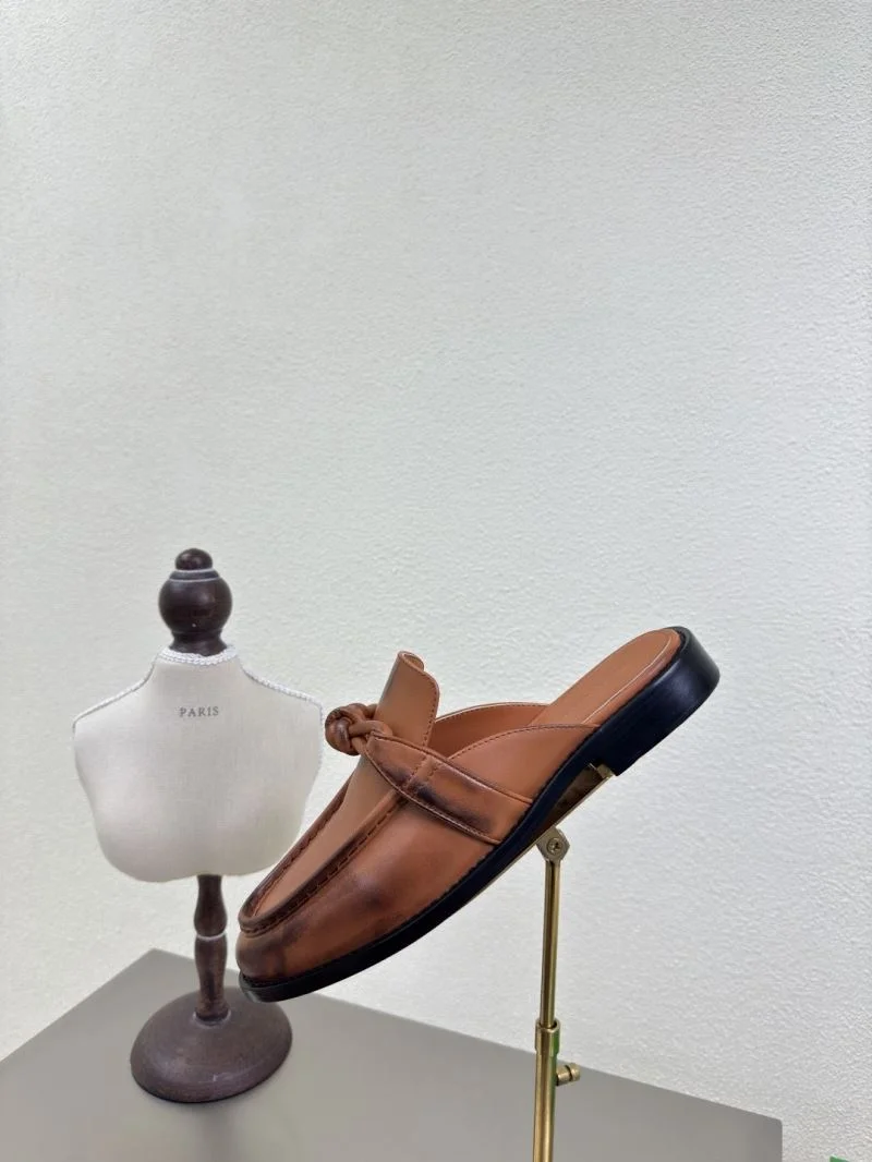 Bottega Veneta Sandals RelaxedFit 6730