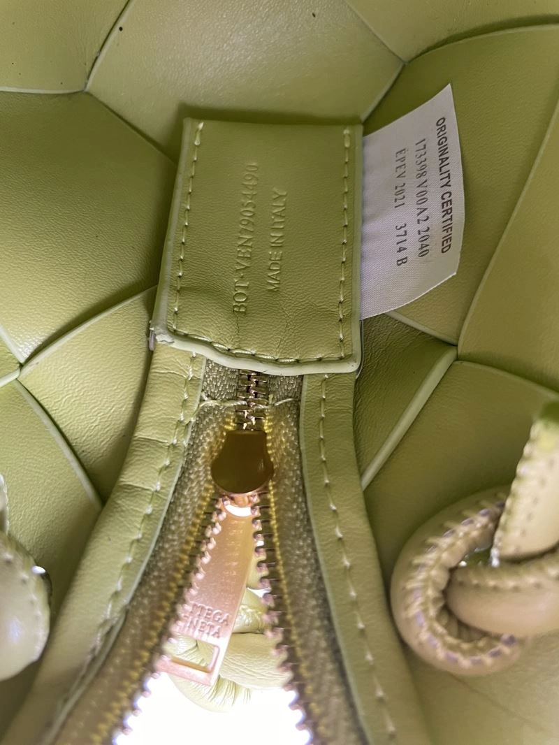Unisex Bottega Veneta Satchel Bags 84704