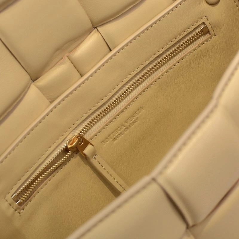 Bottega Veneta Satchel Bags Versatile 68065