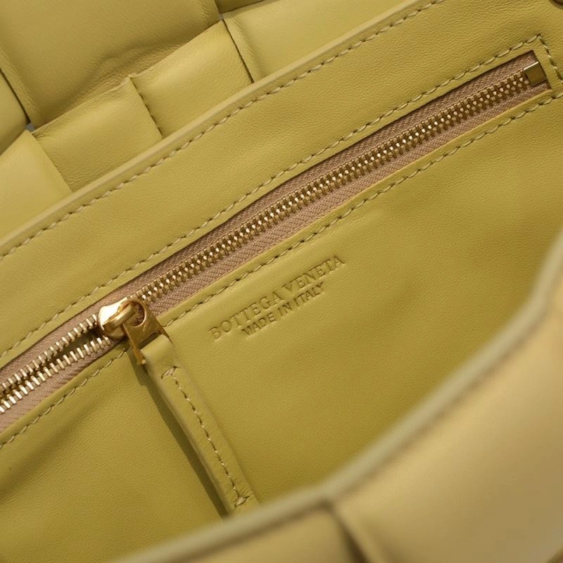 WaterResistant Bottega Veneta Satchel Bags 68146