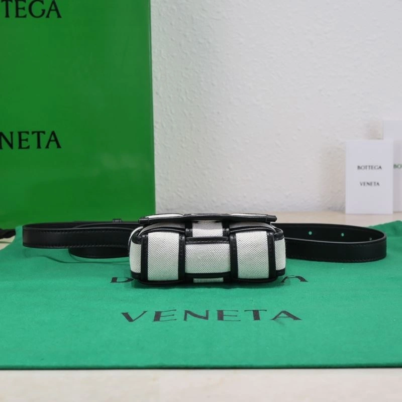 Bottega Veneta Satchel Bags Unisex 68037