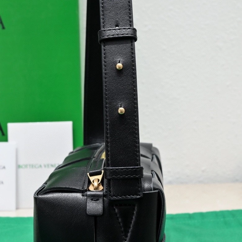Seasonal Bottega Veneta Satchel Bags 67879