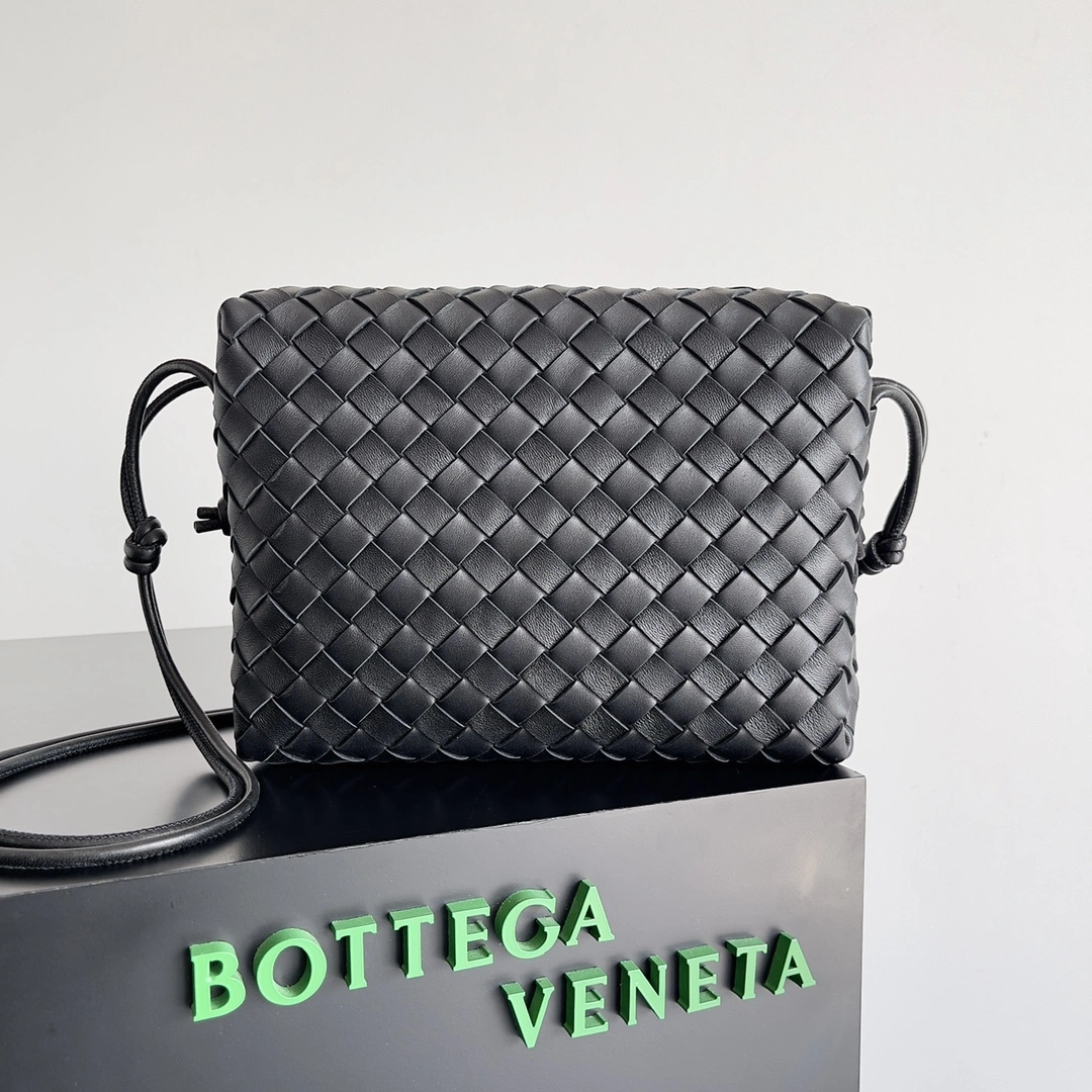 Bottega Veneta Satchel Bags Sleek 67720