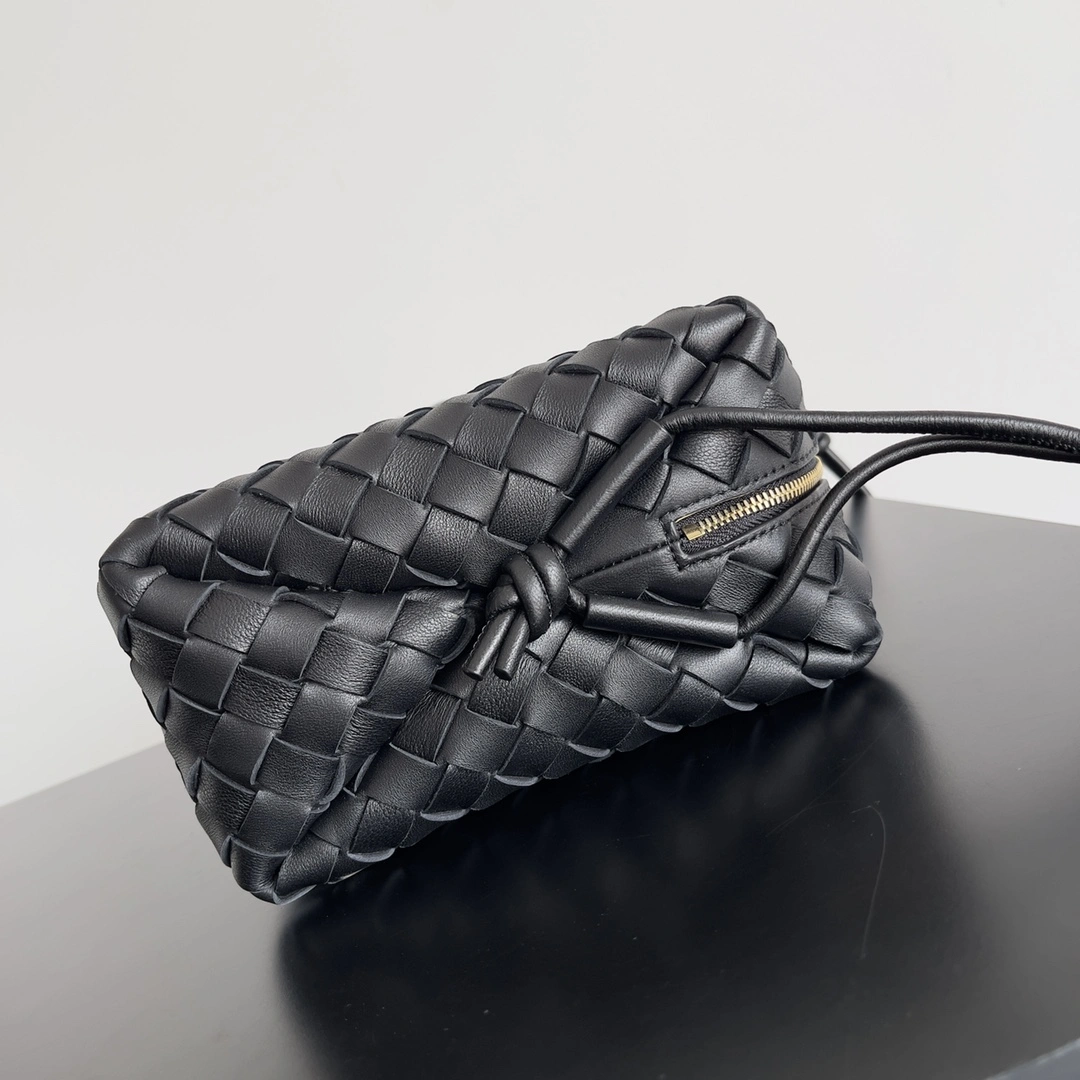 Bottega Veneta Satchel Bags Sleek 67720