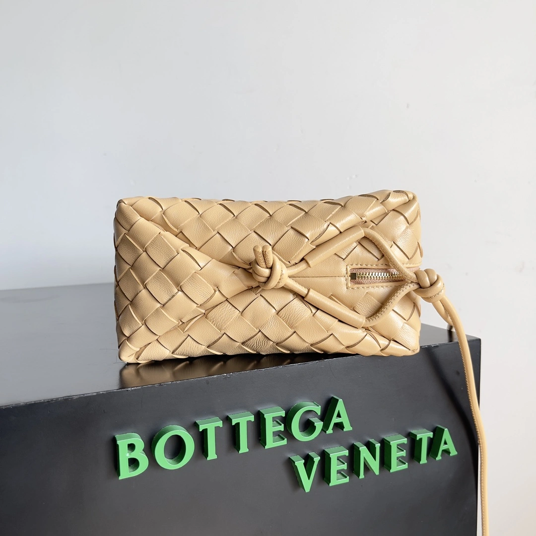 Bottega Veneta Satchel Bags RelaxedFit 67712