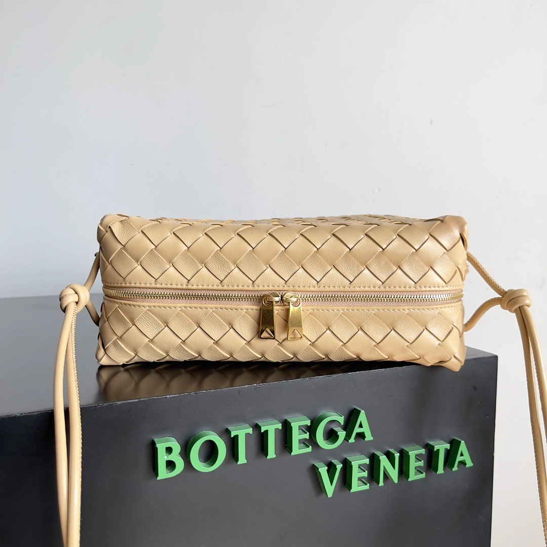 Bottega Veneta Satchel Bags RelaxedFit 67712