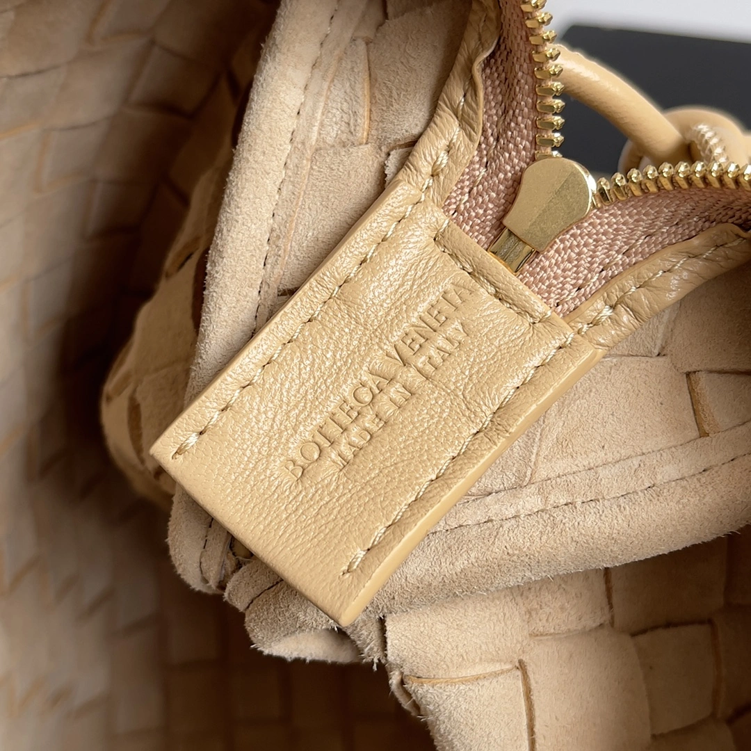 Bottega Veneta Satchel Bags RelaxedFit 67712