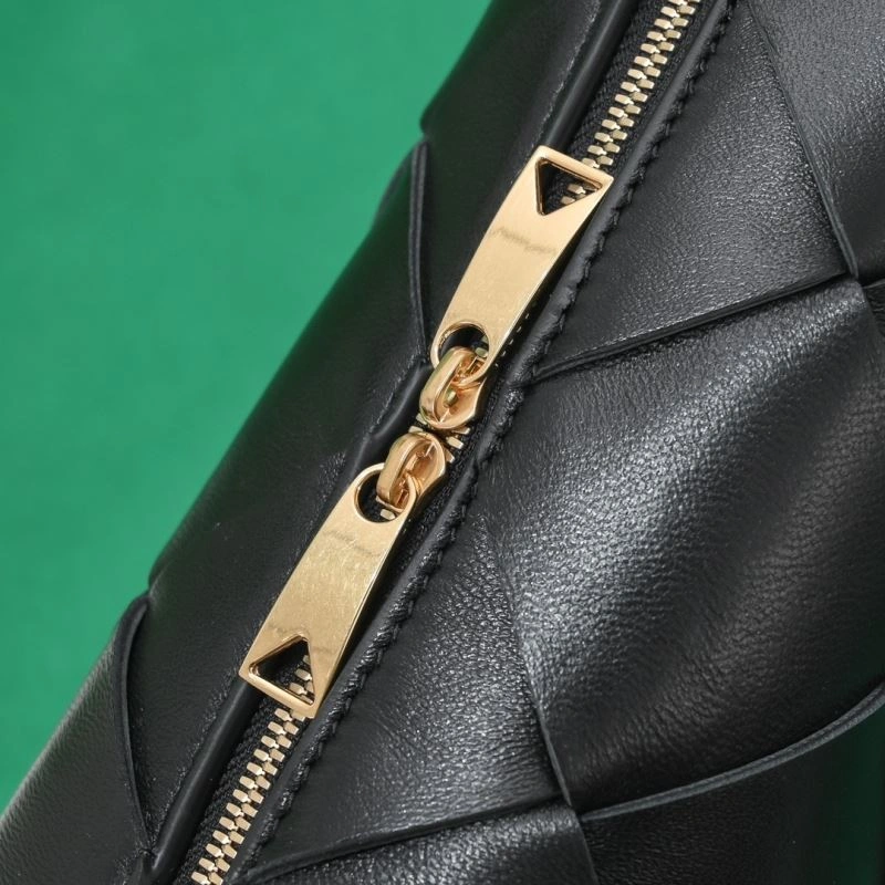 Bottega Veneta Satchel Bags Unisex 64240