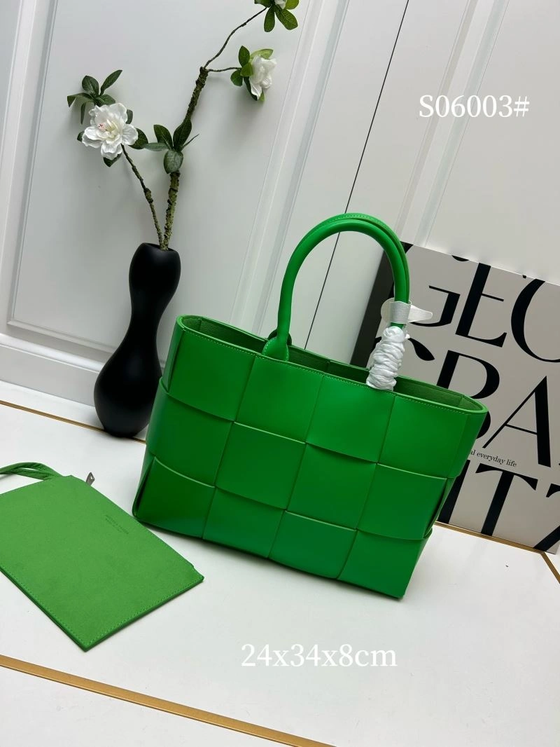 Fashionable Bottega Veneta Shopping Bags 84670