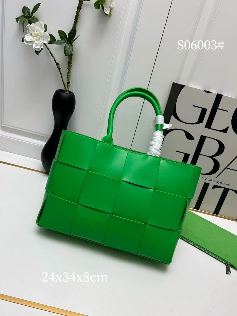 Fashionable Bottega Veneta Shopping Bags 84670