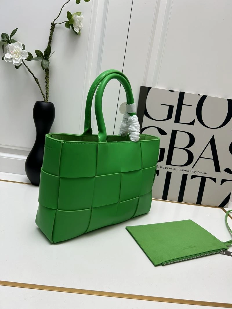 Fashionable Bottega Veneta Shopping Bags 84670