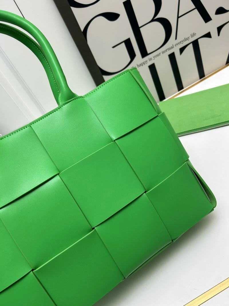 Fashionable Bottega Veneta Shopping Bags 84670